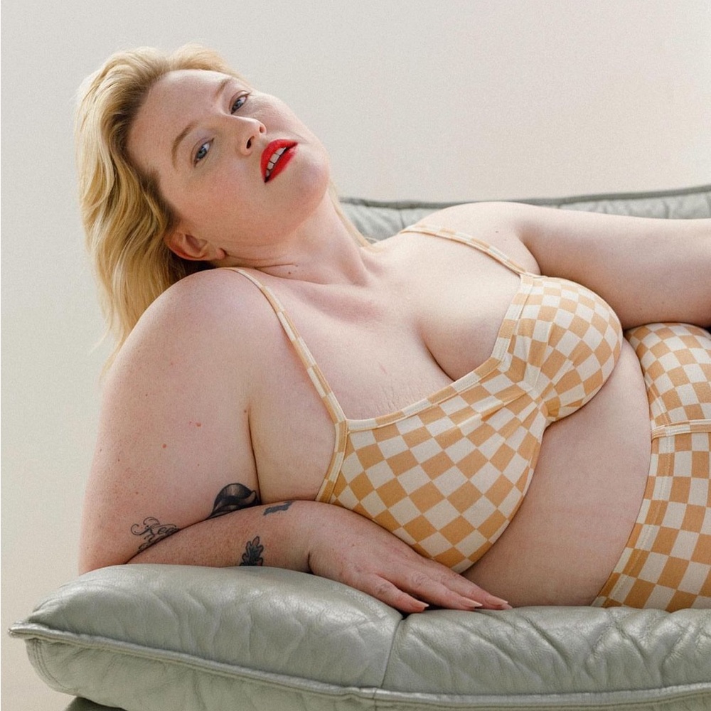 ARQ bralettes (2) 4X